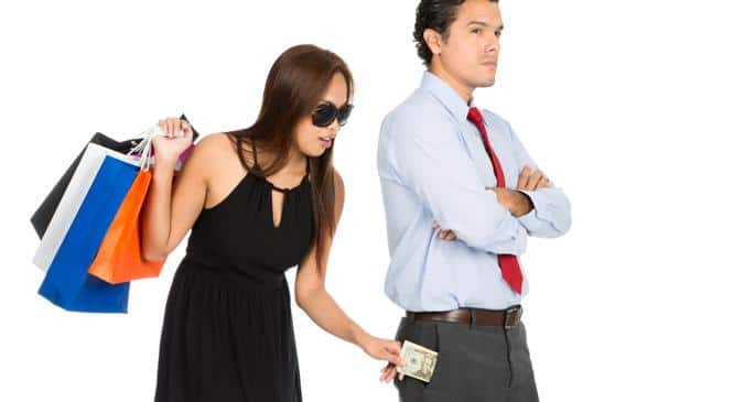 5 Glaring Signs You're Dating A Gold Digger