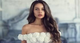 Ways to make your hair look thicker without extensions