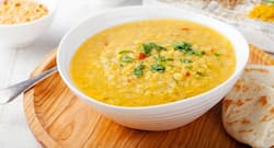 Dal ka paani Vs mashed dal – What is good for your baby during weaning?