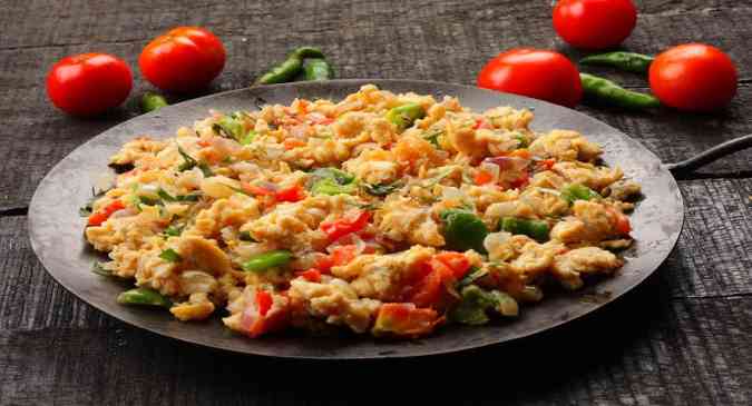 हेल्दी रेसिपी - मेक्सिकन अंडे की भुर्जी | TheHealthSite.com हिंदी