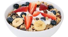 Healthy dessert recipe: Oats and fruits medley