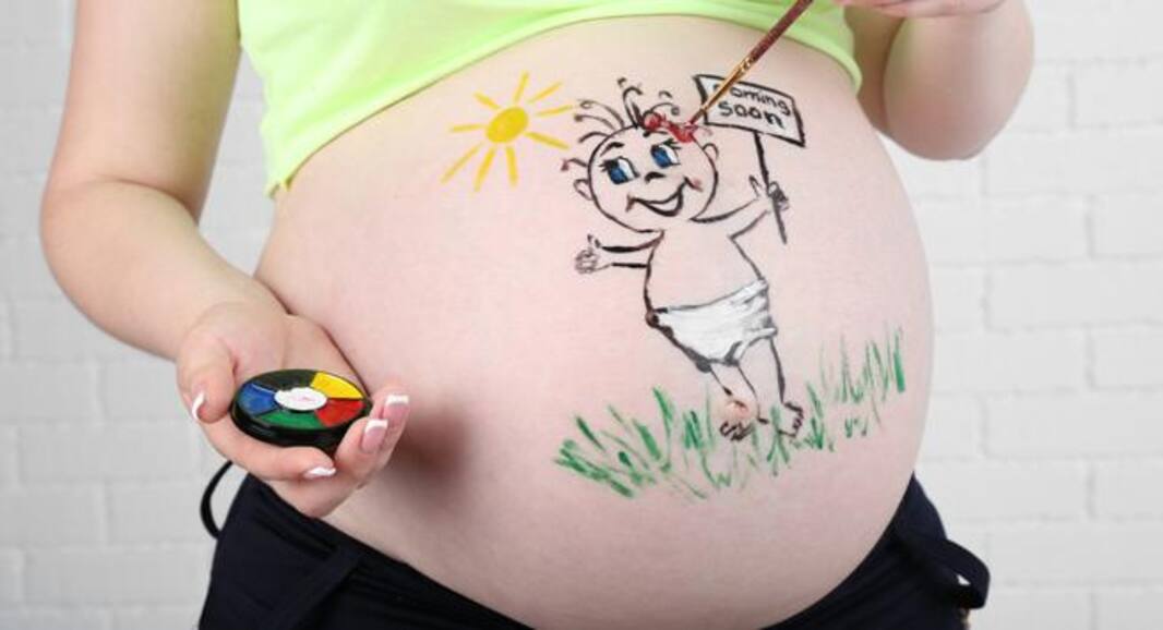 5 pregnant belly paintings that are just too cute!