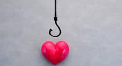7 signs you are being catfished online
