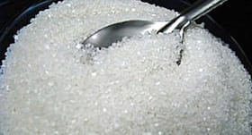5 सफेद चीज़ें जिन्हें खाना मतलब मौत को पास बुलाना