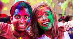 How to take care of your eyes during this holi!
