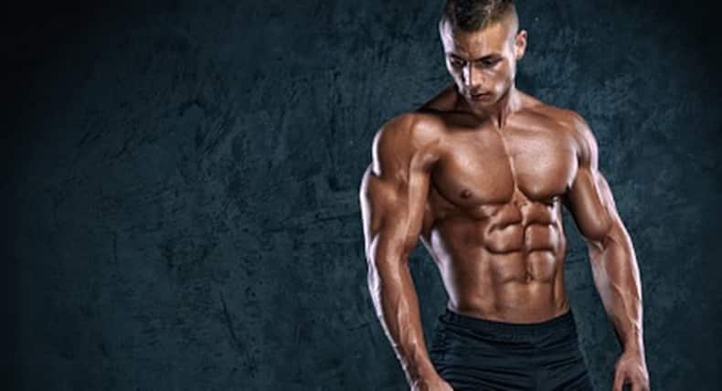 4 ways you can sculpt your abs in an outdoor workout