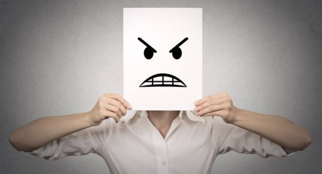 8 signs that you are emotionally weak