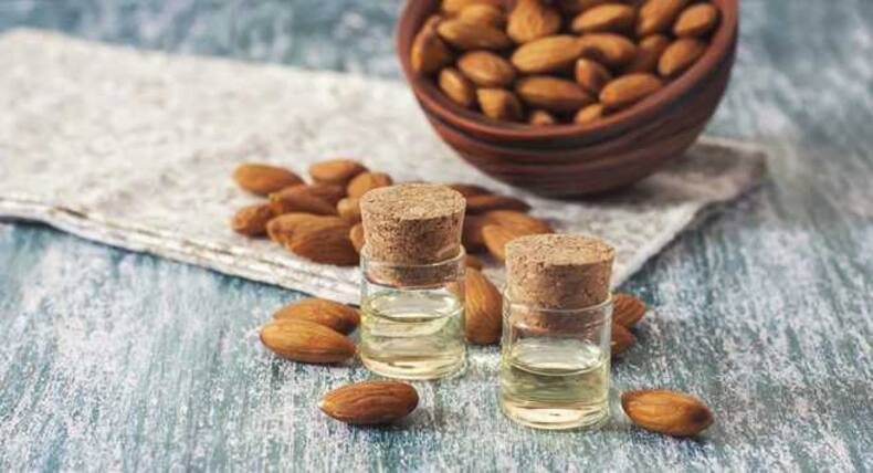 बच्चे की मालिश के लिए 5 बेस्ट आयुर्वेदिक तेल