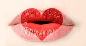 6 everyday habits that are drying your lips
