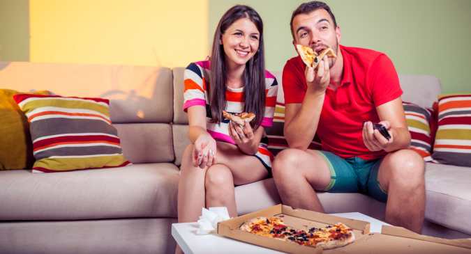 4 reasons why you shouldn't watch TV while eating  TheHealthSite.com