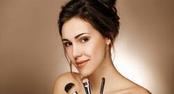 अच्छी कवरेज के लिए ट्राई करें ये लेटेस्ट कंसीलर्स