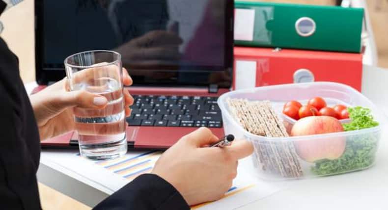 5 expert tips to control hypertension when you have a desk job