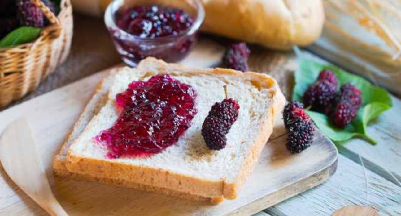 8 delicious ways to include mulberry in your breakfast