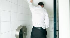 5 symptoms of UTI (urinary tract infection) in men