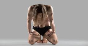 #AlienYoga or Nauli, the yoga asana popularised by Baba Ramdev, is now trending on Instagram
