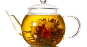 Soothe your senses with these 5 beautiful blooming teas