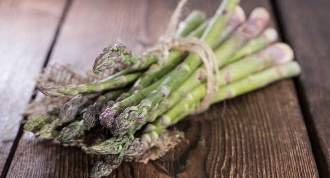 Asparagus 6 top low carb veggies to aid weight loss and manage