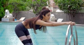 5-minute yoga sequence for a busy day to lose weight and beat stress