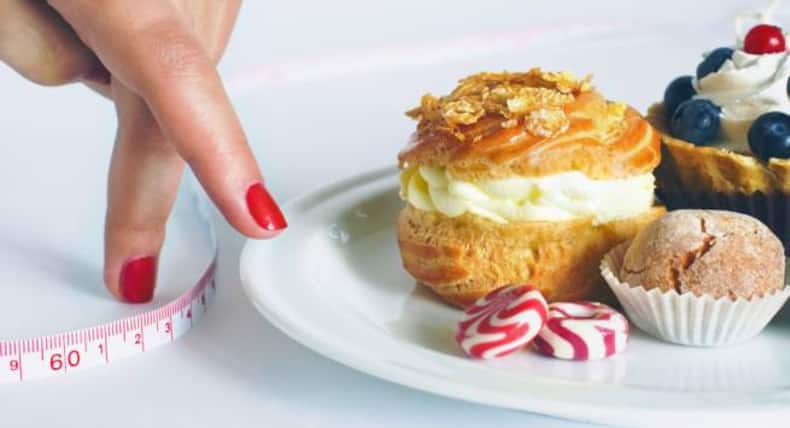 How to lose weight on a cheat day (5 things you should do)