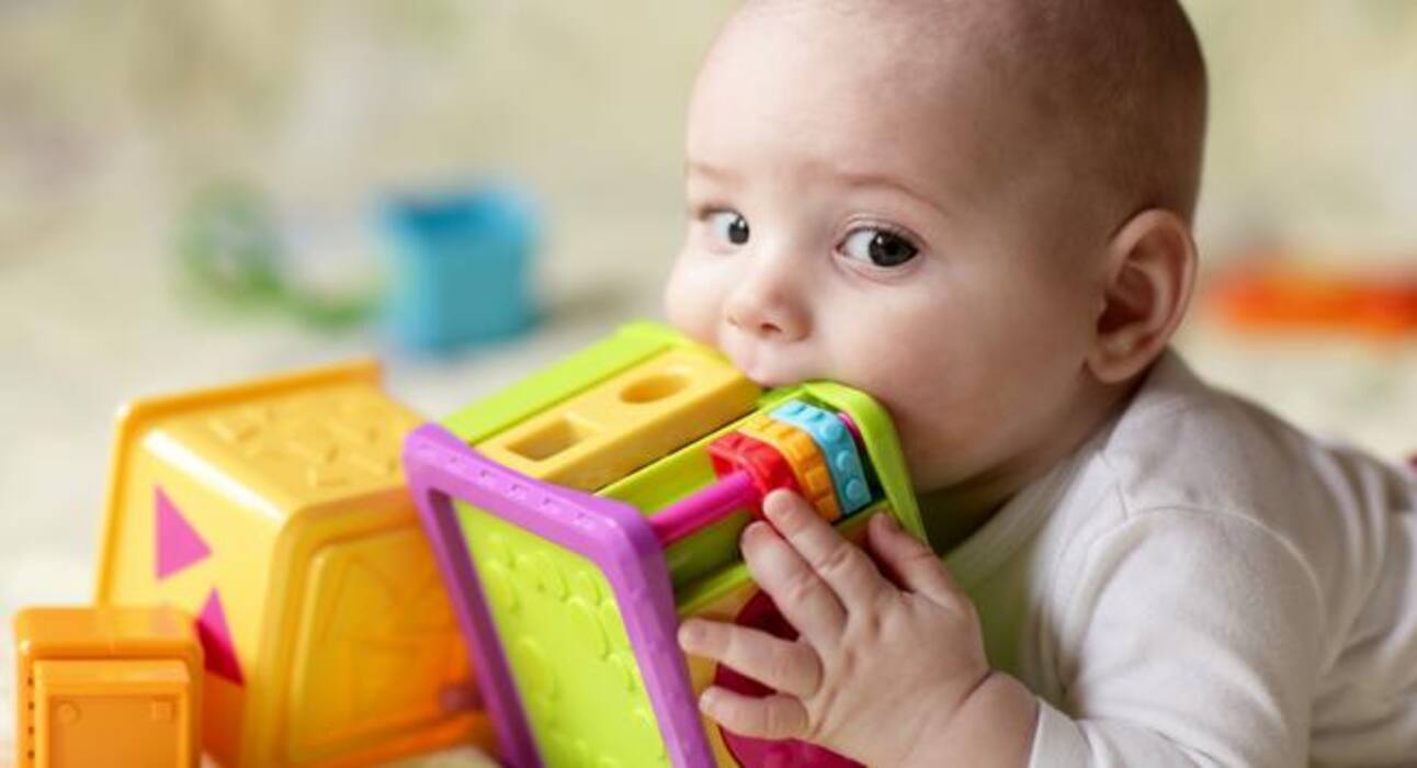 Toys all newborns (0-6 month-old babies) should have
