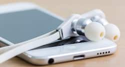 Here's why sharing earphones is a bad idea!