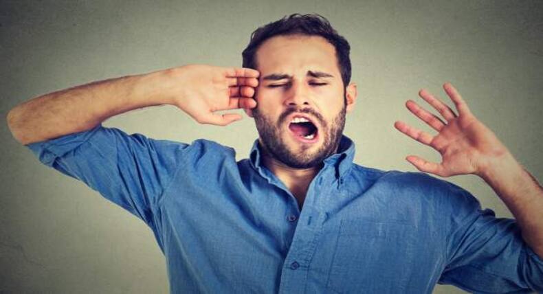 बार बार उबासी आने से हैं परेशान? इन तरीकों से उबासी आना हो सकता है कम!