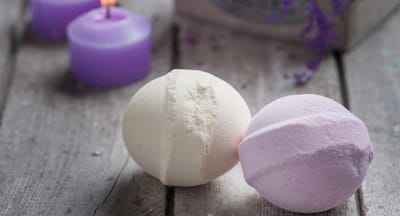 Easy DIY bath bomb to relax your body after a crazy day!