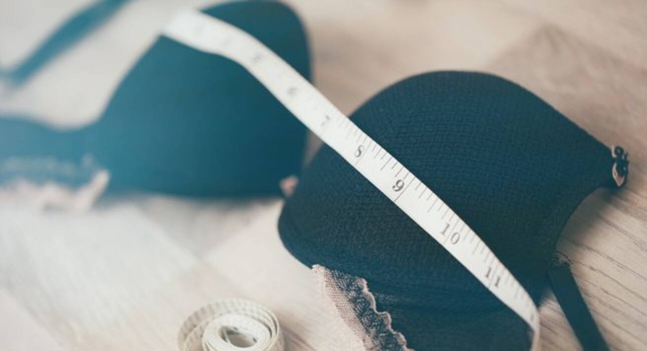 5 everyday habits that are causing your boobs to sag