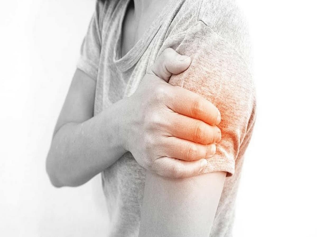 Sharp pain deals under arm