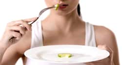 8 संकेत आप ज़रूरत से कम खाना खा रहे हैं!