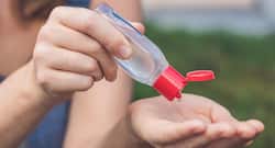 DIY alcohol-free natural hand sanitizer you must start using immediately!
