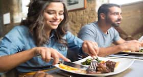 डायबिटीज़ है ? त्योहारों में अनाप-शनाप खाने से बचने के लिए फॉलो करें ये 5 टिप्स