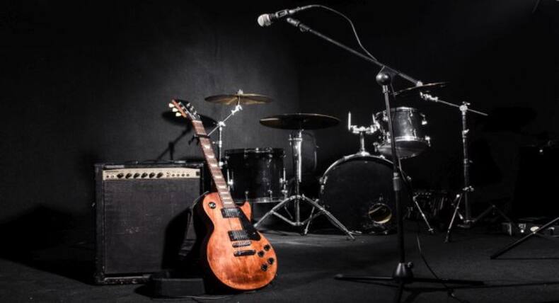 Listen to music and chants to beat stress and concentrate better at work