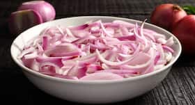 Suffering from hypertension? Include raw onions in diet Suffering from hypertension? Include raw onions in diet