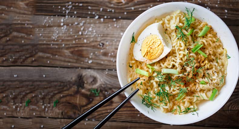 5 healthy ways to upgrade your instant noodles