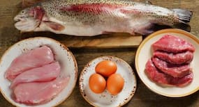 4 signs that you are eating too much protein 4 signs that you are eating too much protein