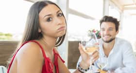10 irritating things boyfriends do that girls hate