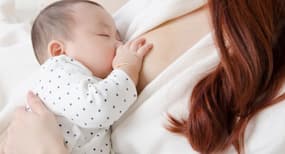 कटे-फटे निप्पल्स को राहत दिलाने के लिए 10 नैचुरल नुस्खे!