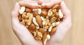 5 भारतीय मेवे जो Diabetes और Prediabetes के लिए हैं बेहतरीन