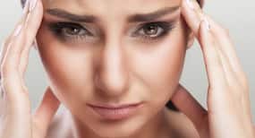 8 चीज़ें जो केवल Migraine से परेशान इंसान ही समझ सकता है
