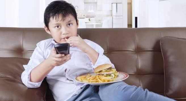 Parents should limit children's screentime to prevent obesity, suggests ...