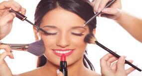 Monsoon makeup tips: Try these makeup hacks when it's raining!