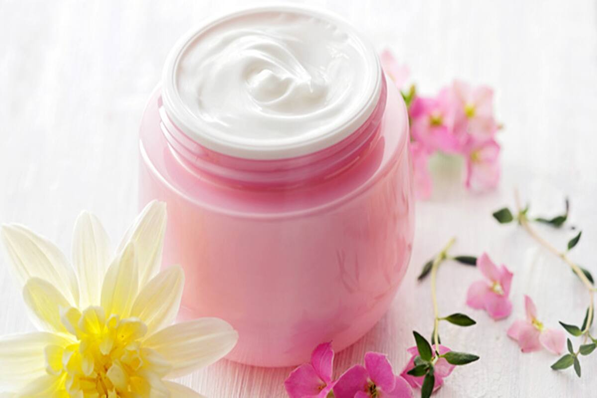 Winter Skin Care The Best Winter Moisturizers In India Revealed Thehealthsite Com Now glycerin, some people feel is the main function of body moisturizer is to nourish as well as keep hydrated the body for long hours. winter skin care the best winter