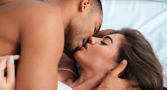 7 Exciting Things The Kamasutra Says About Kissing Thehealthsite Com