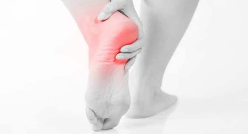 Heel spurs: Causes, symptoms and natural remedies | TheHealthSite.com