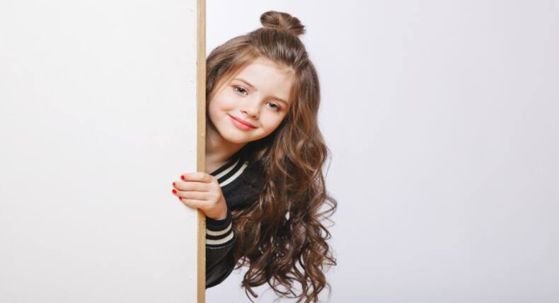 Easy DIY Christmas hairstyles for your baby girl
