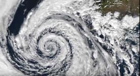 Cyclone Ockhi: How to stay safe during a cyclone