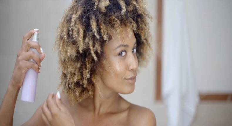 Tips to detangle both straight and curly hair easily