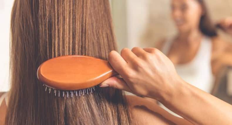 Tips to detangle both straight and curly hair easily