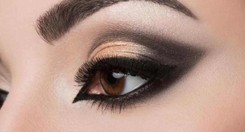 Types of cat eye makeup you can try this new year